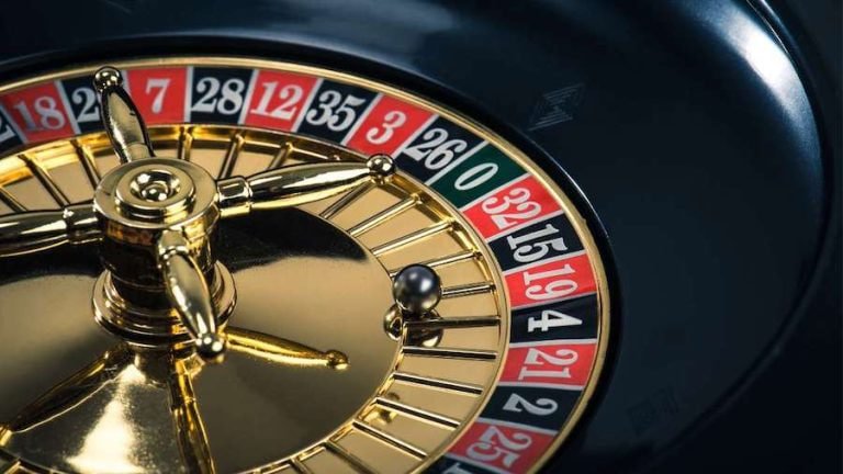 Mastar112 App Slots Casino Esports ဂိမ်းများ Myanmar ဖုန်းတွင်ကစားနေသောပုံ